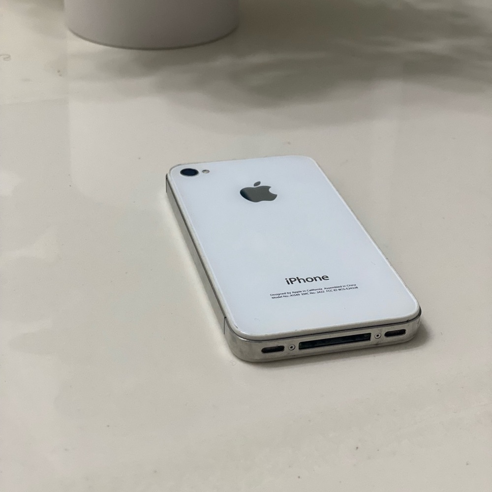 iPhone 4s - Picture 2 of 5